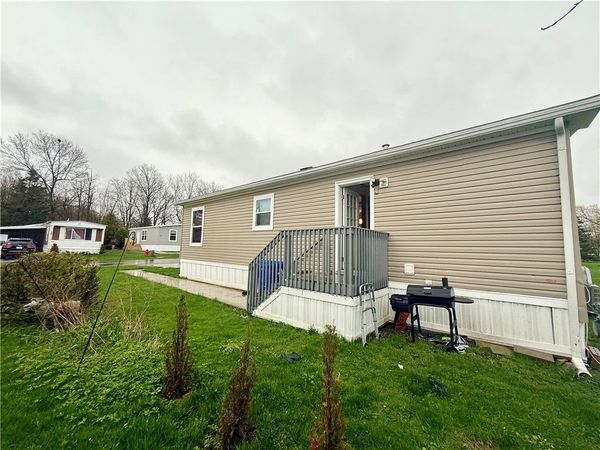 109 E Canyon Drive , Hamburg, NY 14075