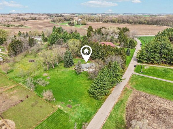 5963 Cherokee Valley Pass, Waunakee, WI 53597