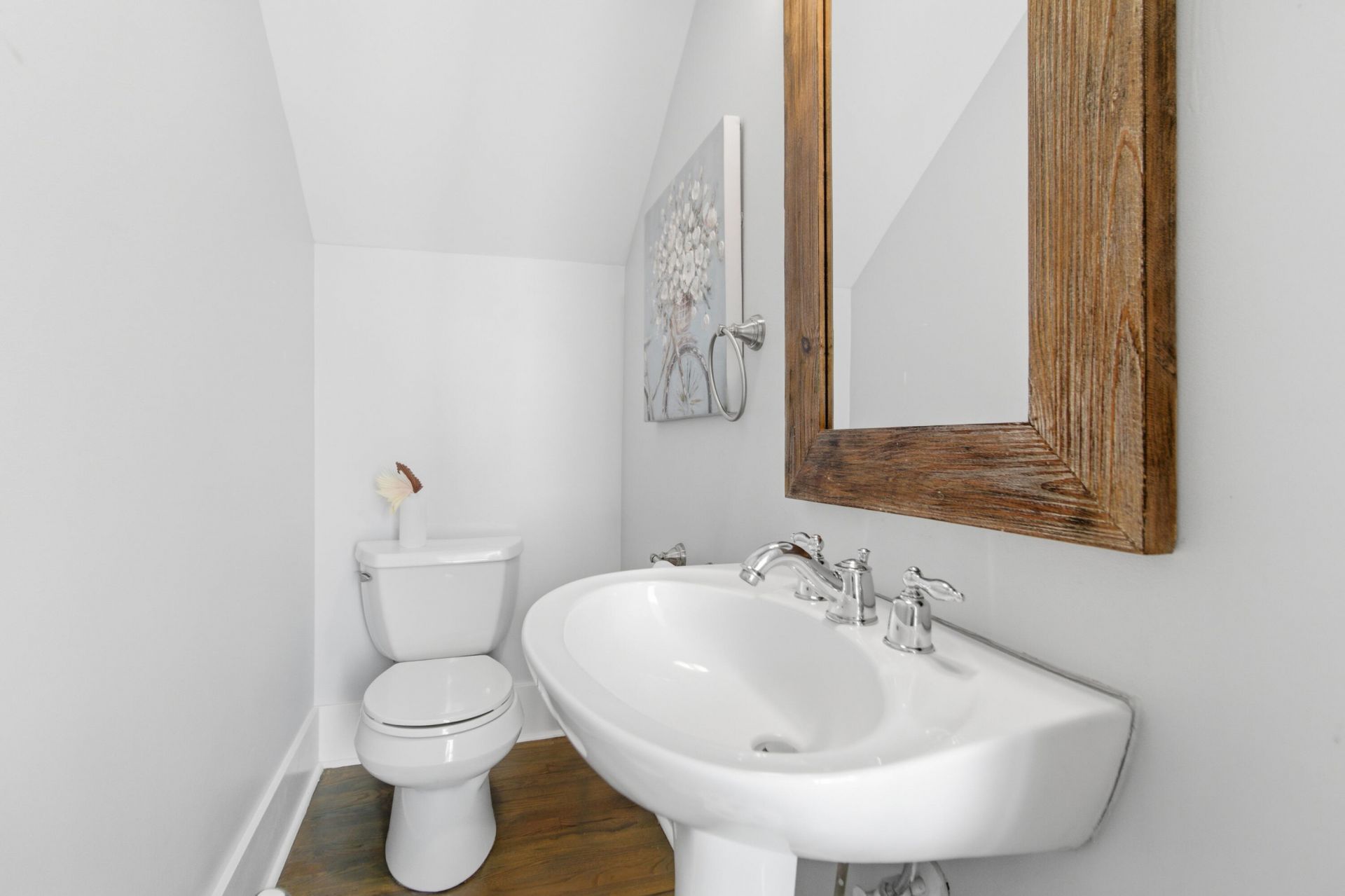 18 Corinne Street Photo 12