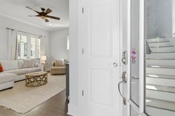 18 Corinne Street photo 4