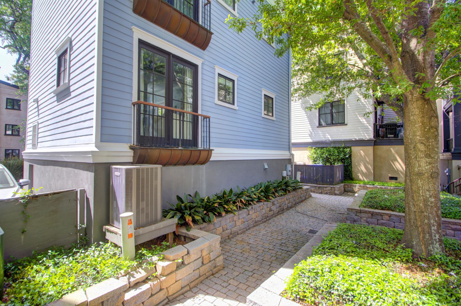 18 Corinne Street Photo 33