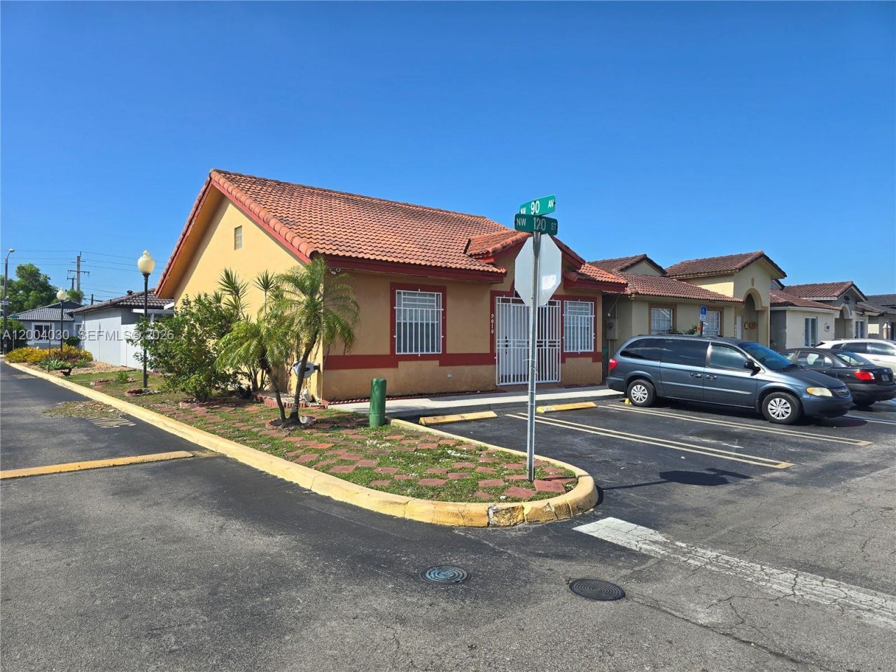 9018 NW 120th St , Unit 133, Hialeah Gardens, FL 33018 Photo