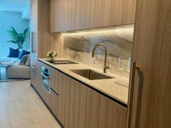 77 SE 5th St, Unit 1508, Miami, FL 33131