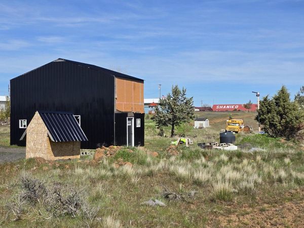 48712 B Street, Shaniko, OR 97057