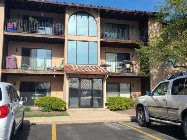 21W581 North Avenue , Unit 36, Lombard, IL 60148