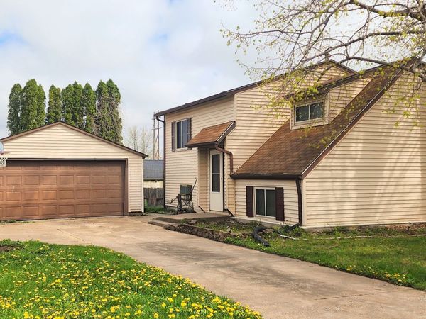 2122 W 58th Street , Davenport, IA 52806