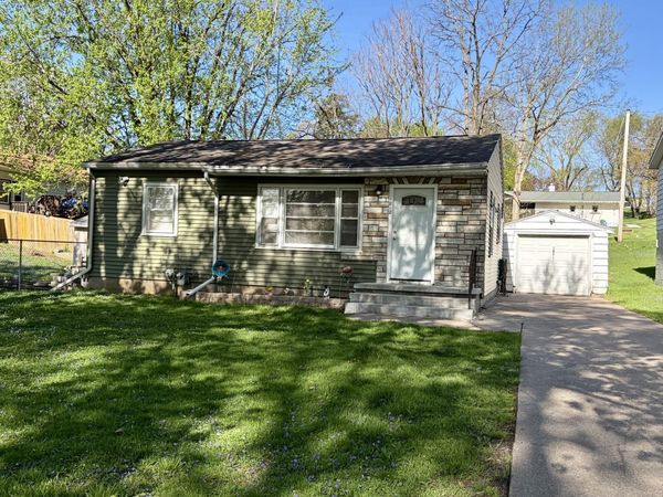 1812 N 6th Street , Clinton, IA 52732