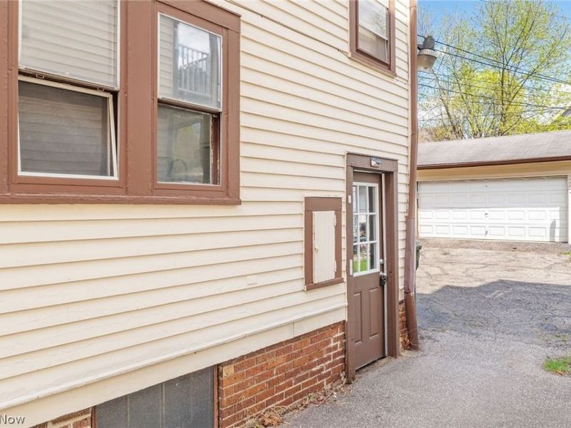 1695 Glenmont Road, Unit Lower, Cleveland Heights, OH 44118 Photo 26