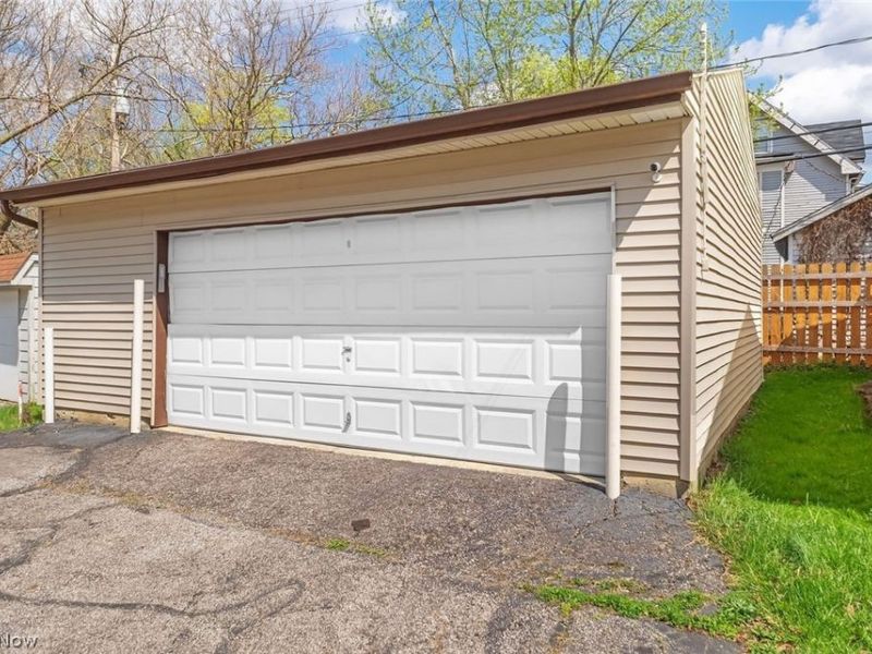 1695 Glenmont Road, Unit Lower, Cleveland Heights, OH 44118 Photo 28