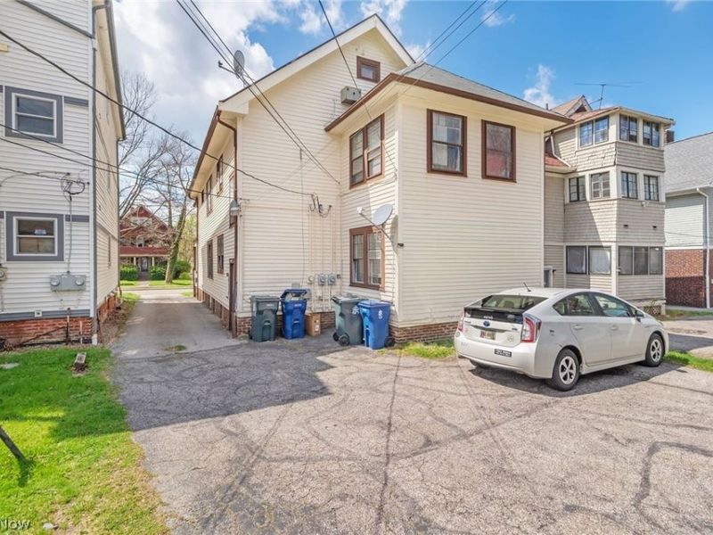 1695 Glenmont Road, Unit Lower, Cleveland Heights, OH 44118 Photo 29