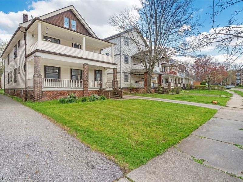 1695 Glenmont Road, Unit Lower, Cleveland Heights, OH 44118 Photo 3