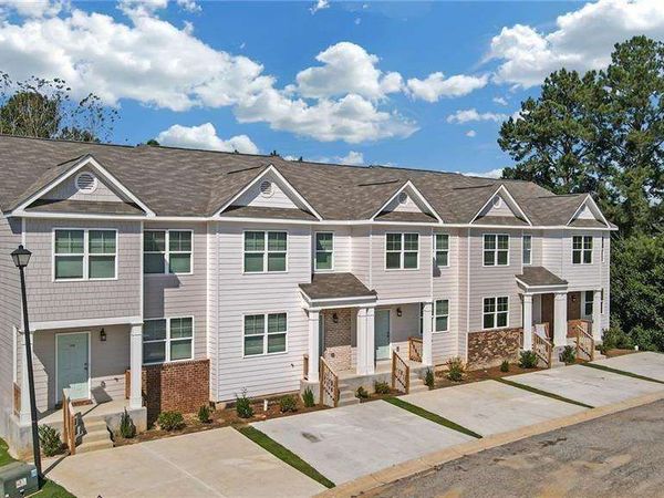 2832 Laurel Ridge Circle, Atlanta, GA 30344