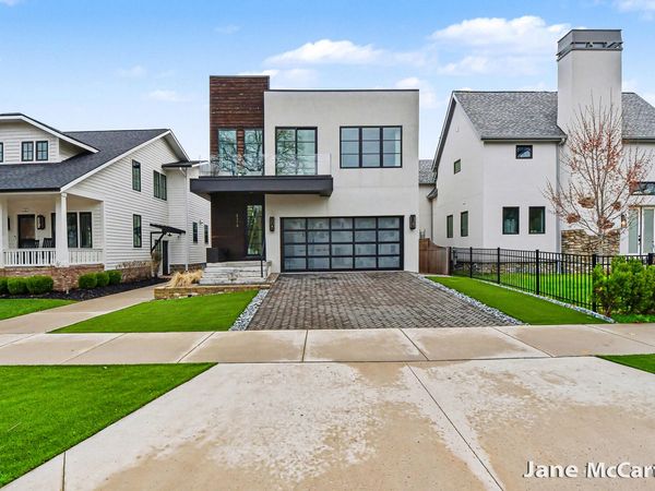 2115 Lake Drive SE, East Grand Rapids, MI 49506