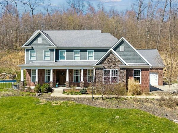 1174 LAURALYNN DRIVE, Latrobe, PA 15650