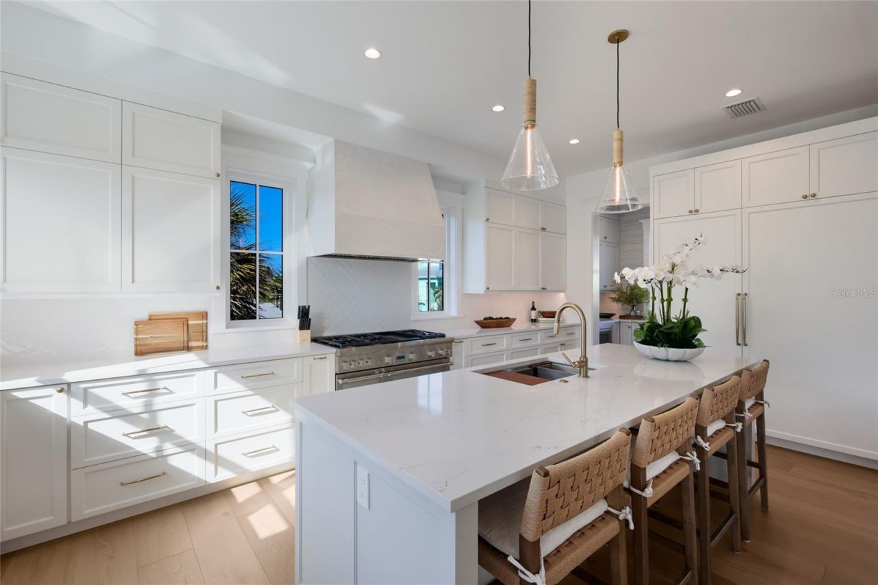 215 Sycamore Avenue, Anna Maria, FL 34216 Photo