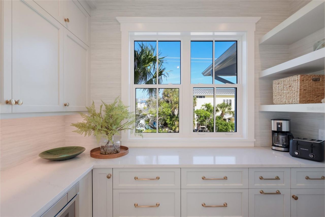 215 Sycamore Avenue, Anna Maria, FL 34216 Photo