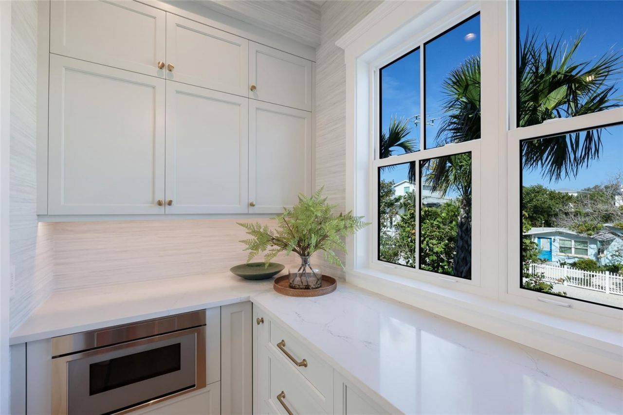 215 Sycamore Avenue, Anna Maria, FL 34216 Photo