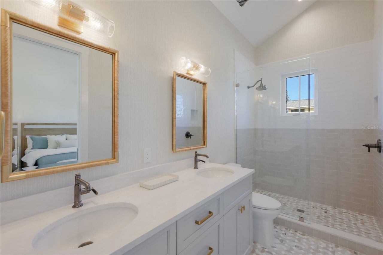 215 Sycamore Avenue, Anna Maria, FL 34216 Photo