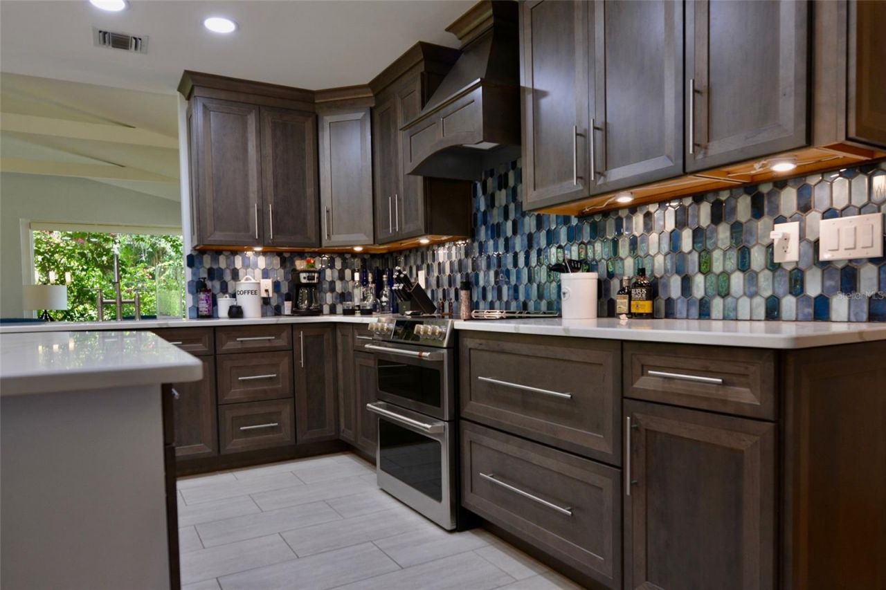 18220 Elmwood Drive , Alva, FL 33920 Photo