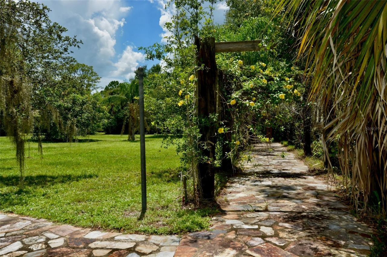 18220 Elmwood Drive, Alva, FL 33920 Photo