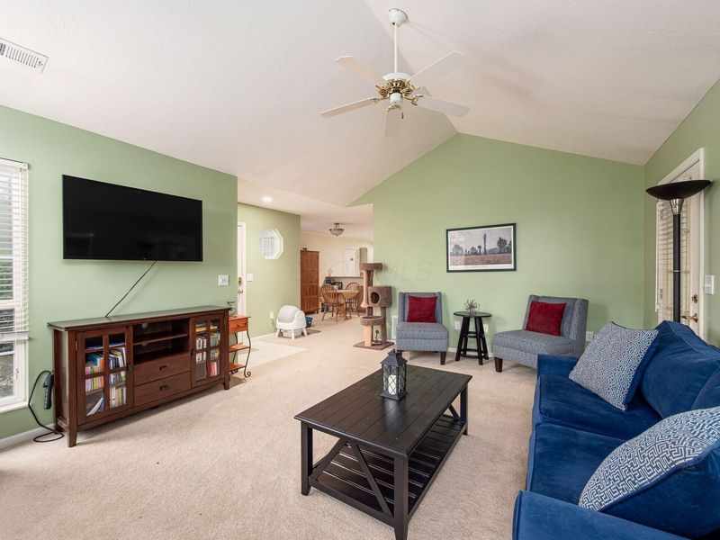 3664 Colonial Drive, Hilliard, OH 43026 Photo 3