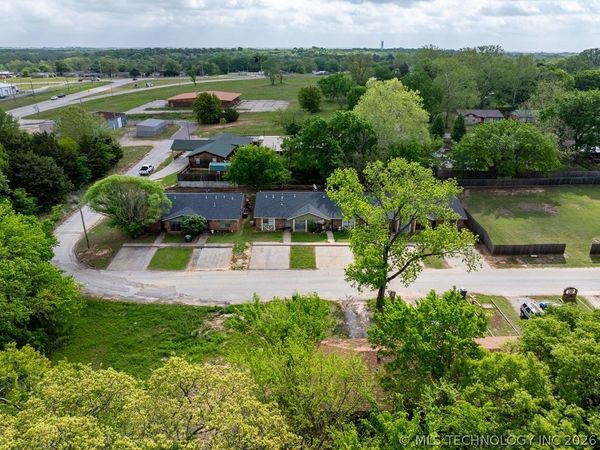 708 Oakdale Lane , Unit D, Madill, OK 73446