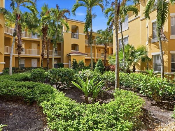 5045 Fairways Circle, Unit D105, Vero Beach, FL 32967