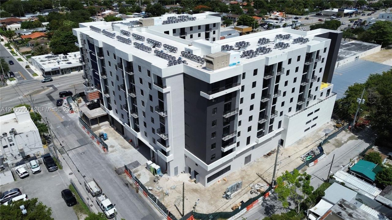 315 NW 27th Ave, Unit 504, Miami, FL 33125 Photo