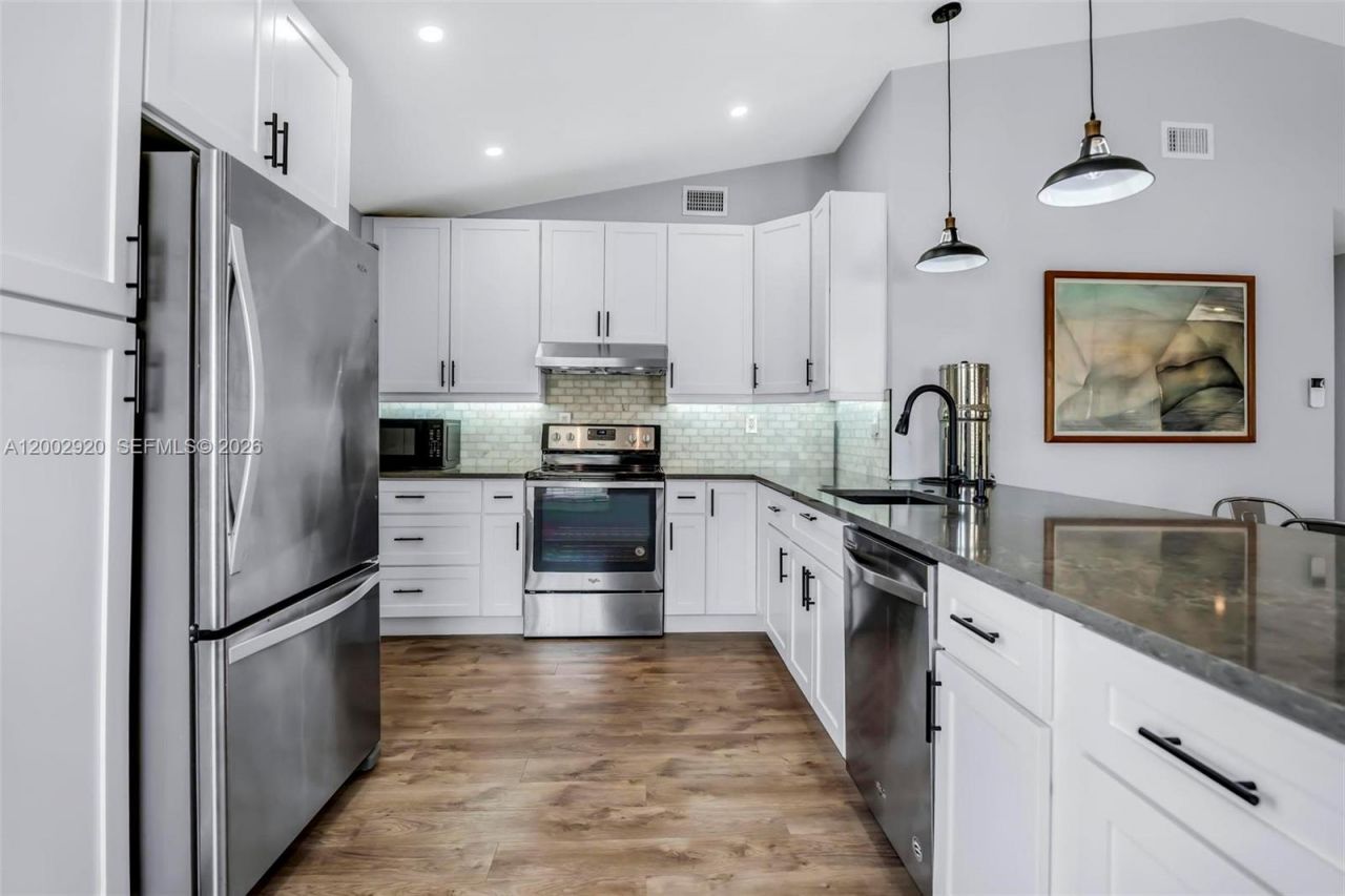 13721 Oak Ridge Dr , Davie, FL 33325 Photo