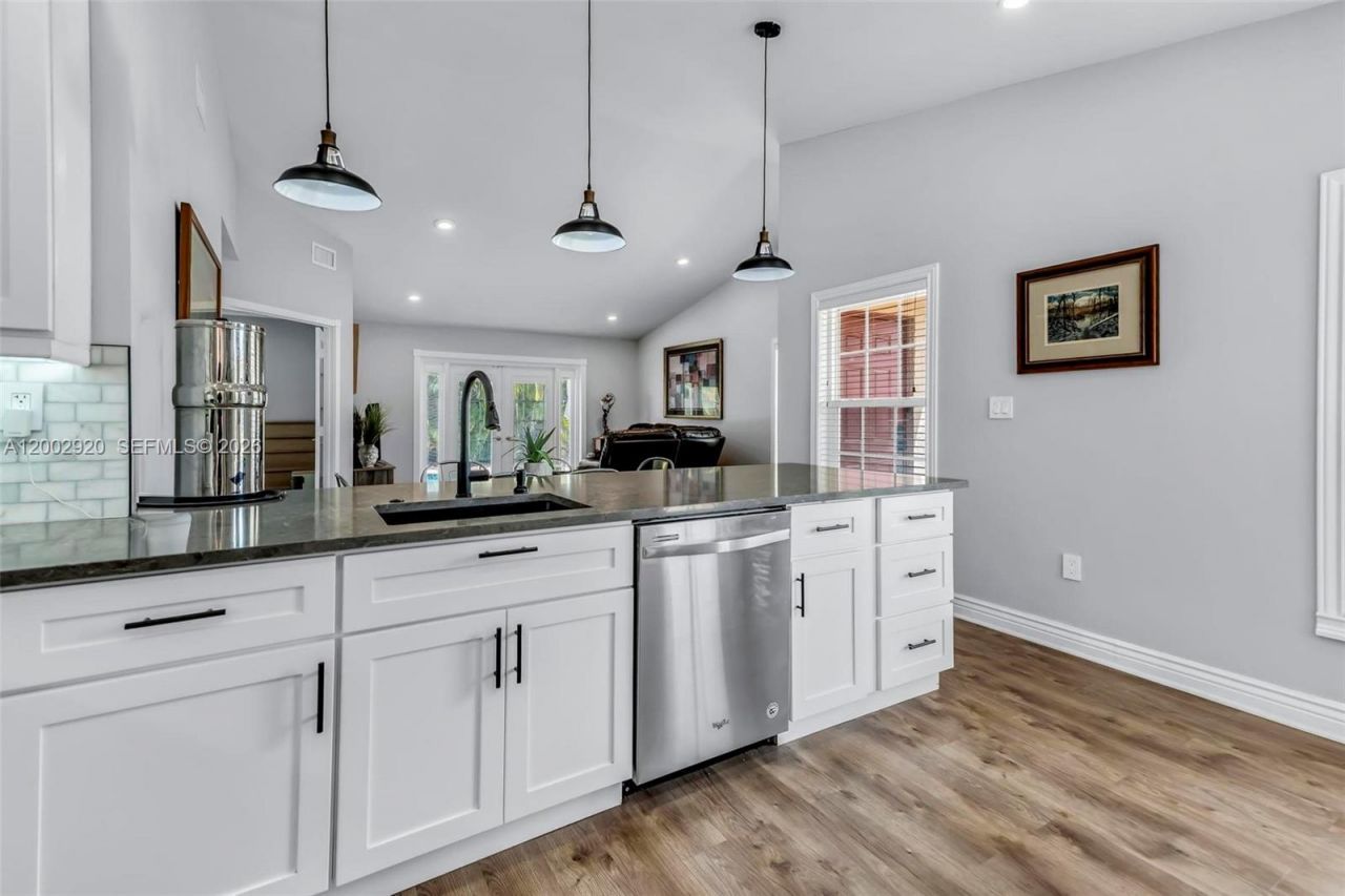 13721 Oak Ridge Dr , Davie, FL 33325 Photo