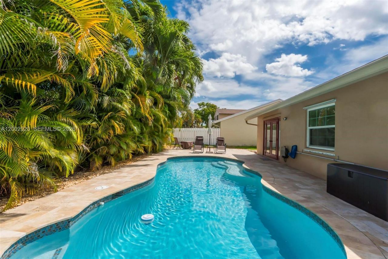 13721 Oak Ridge Dr , Davie, FL 33325 Photo