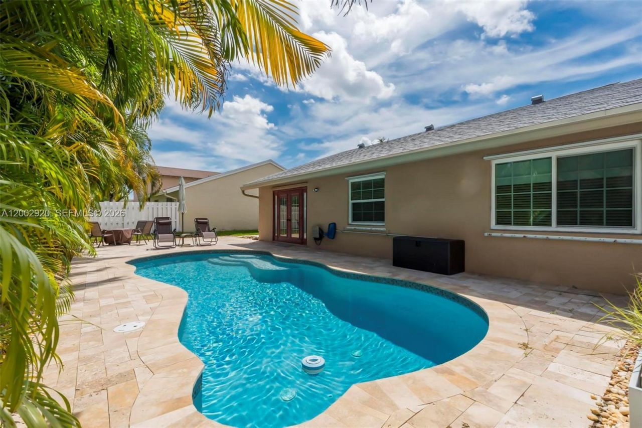 13721 Oak Ridge Dr , Davie, FL 33325 Photo