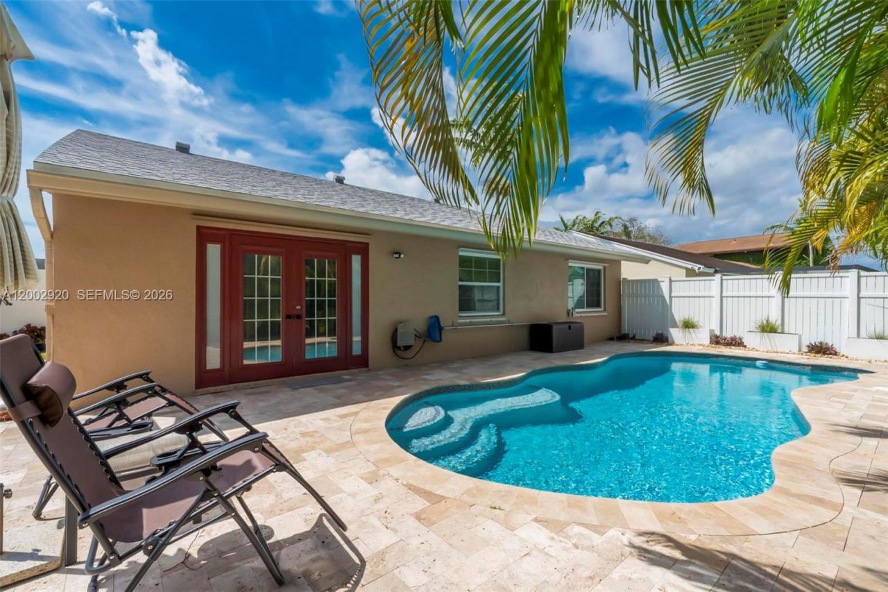 13721 Oak Ridge Dr , Davie, FL 33325 Photo