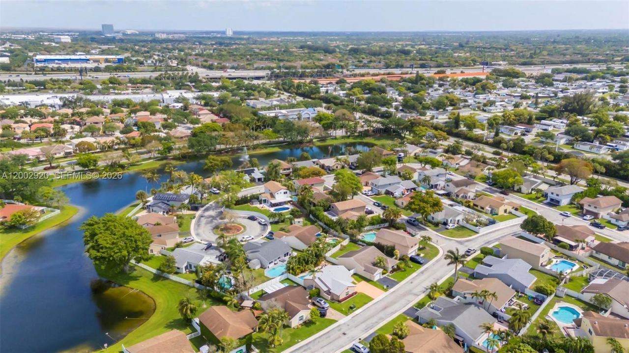 13721 Oak Ridge Dr , Davie, FL 33325 Photo