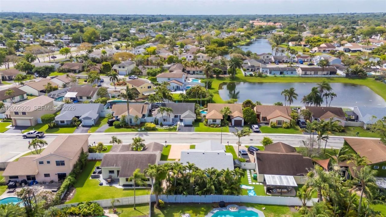 13721 Oak Ridge Dr , Davie, FL 33325 Photo