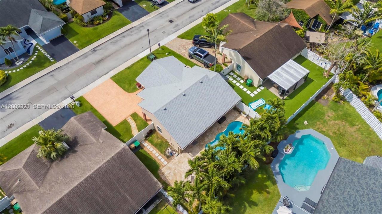 13721 Oak Ridge Dr , Davie, FL 33325 Photo