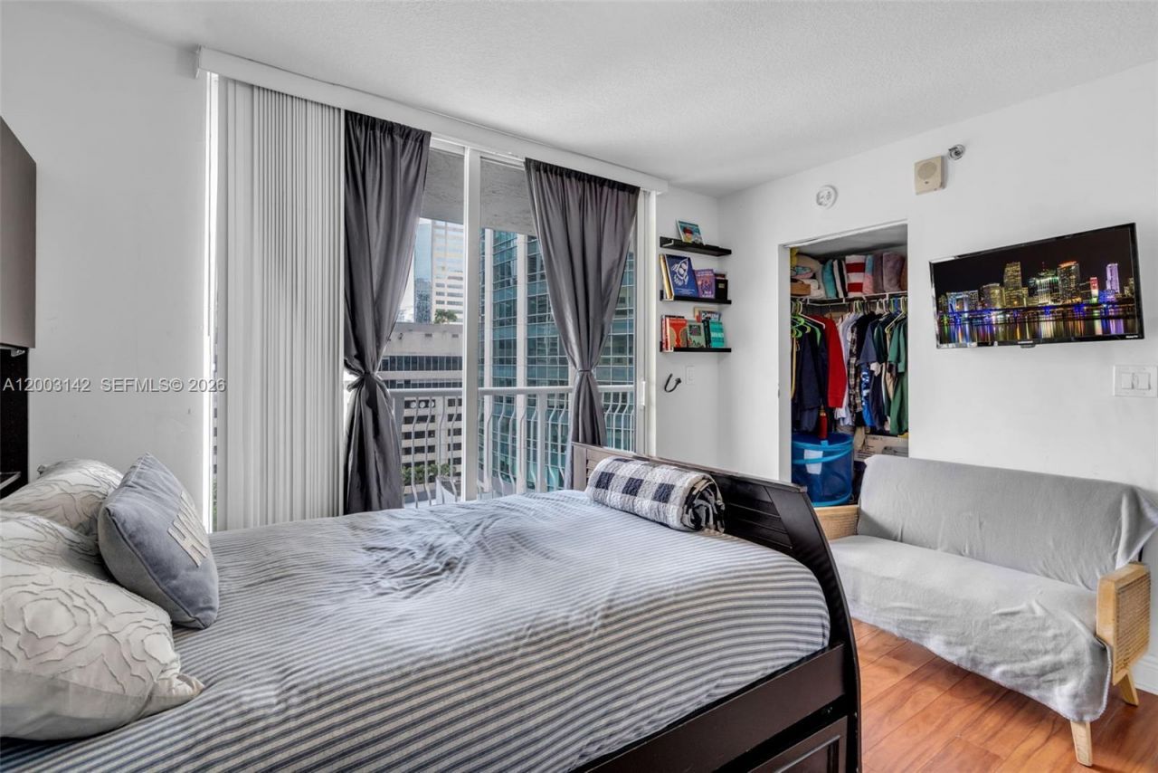 1200 Brickell Bay Dr , Unit 1924, Miami, FL 33131 Photo