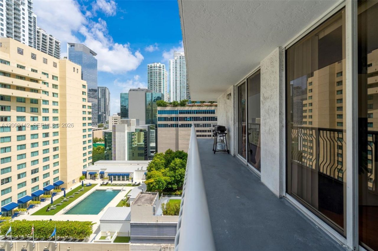 1200 Brickell Bay Dr , Unit 1924, Miami, FL 33131 Photo
