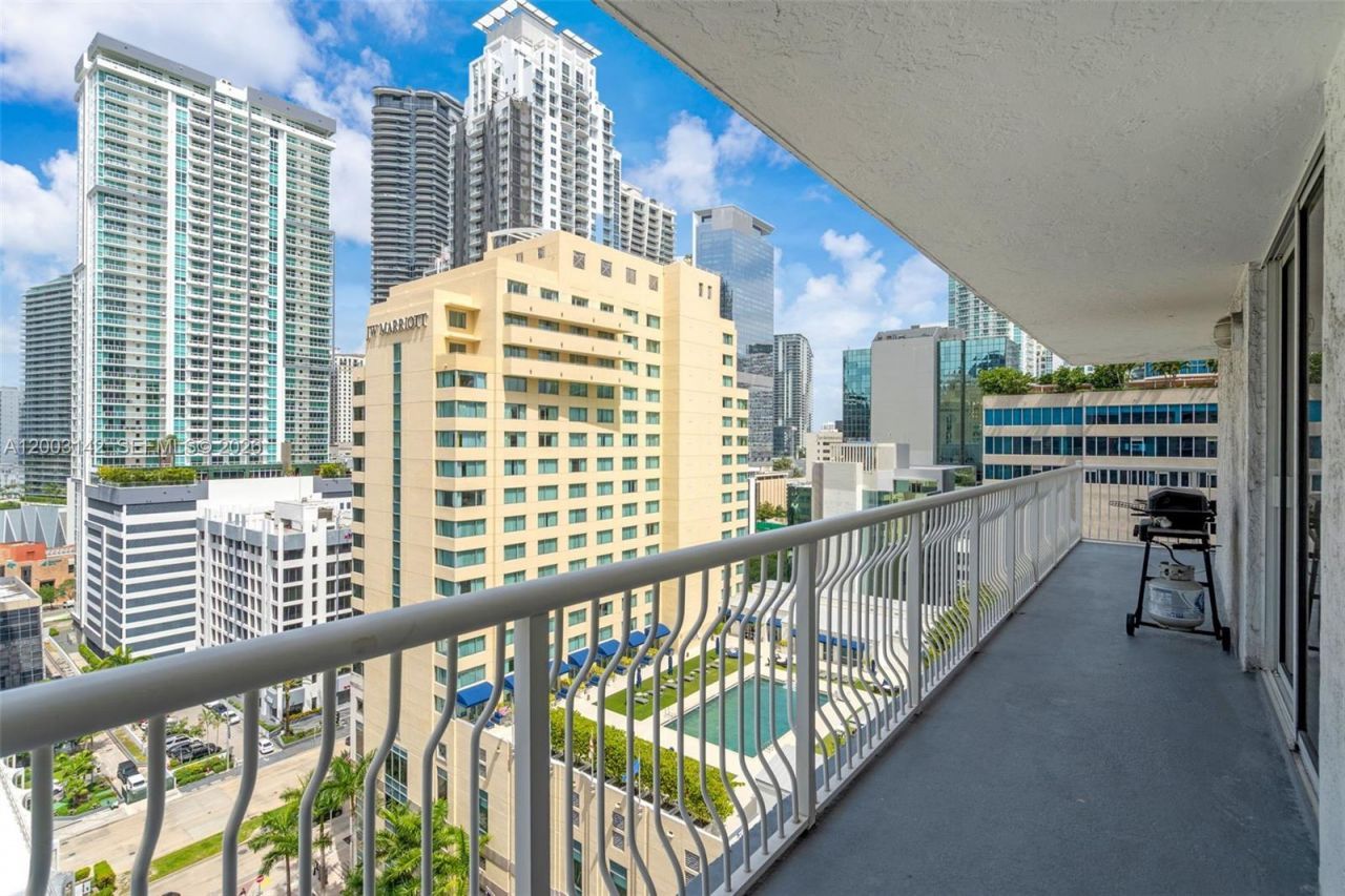1200 Brickell Bay Dr , Unit 1924, Miami, FL 33131 Photo