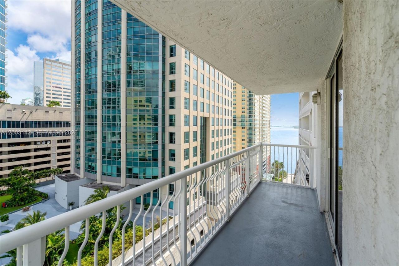 1200 Brickell Bay Dr , Unit 1924, Miami, FL 33131 Photo