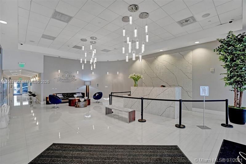 1200 Brickell Bay Dr , Unit 1924, Miami, FL 33131 Photo