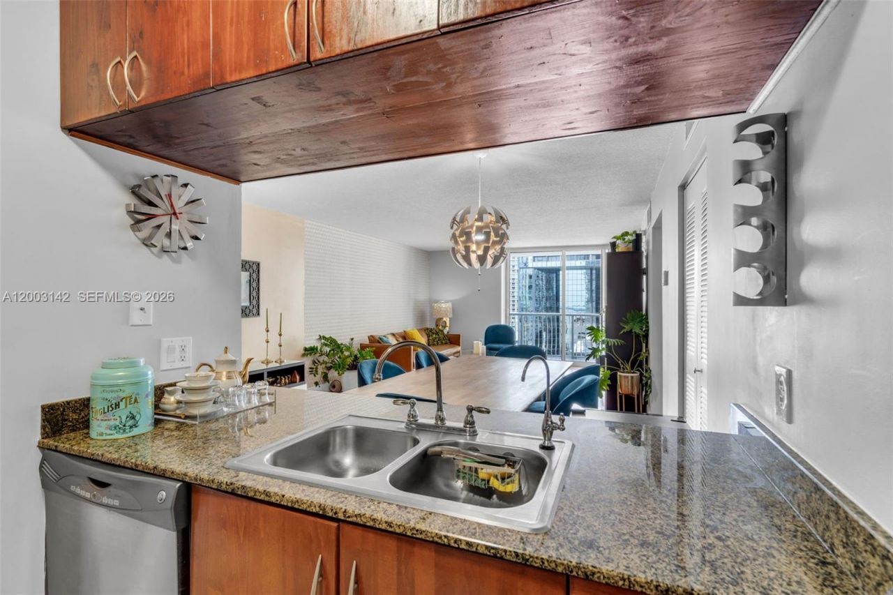 1200 Brickell Bay Dr , Unit 1924, Miami, FL 33131 Photo