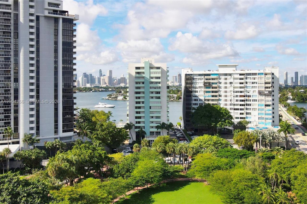 5 Island Ave , Unit 12C, Miami Beach, FL 33139 Photo