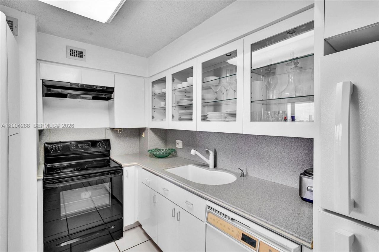 5 Island Ave , Unit 12C, Miami Beach, FL 33139 Photo