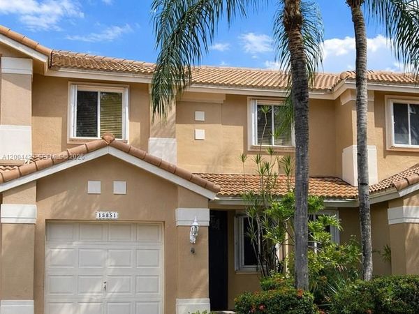 15851 SW 10th St , Unit 15851, Pembroke Pines, FL 33027