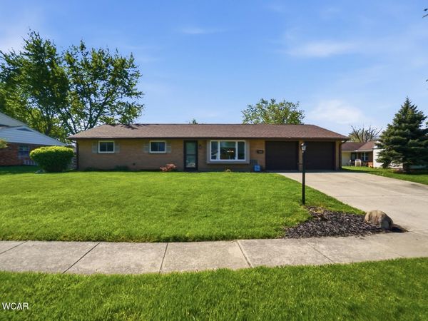 2555 Sherwood Drive, Lima, OH 45805