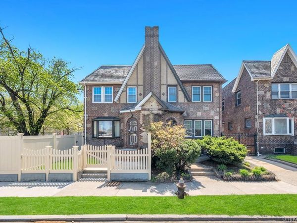 164-26 Grand Central Parkway , Jamaica, NY 11432