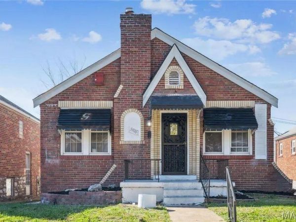 5926 McArthur Avenue, St Louis, MO 63120