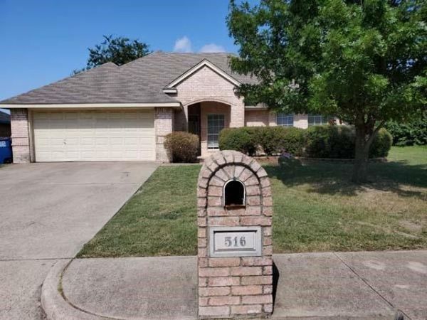 516 Bluebird Lane , Red Oak, TX 75154