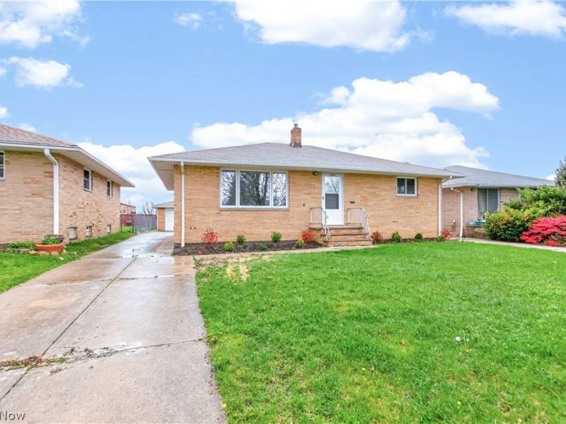 12304 Havana Road, Garfield Heights, OH 44125 Photo 2